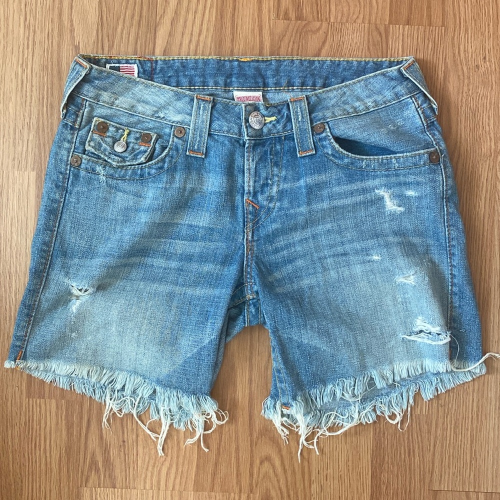 ❤️ True Religion Jayde Distressed Denim Shorts Size 26 NWOT
